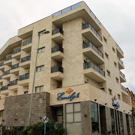 Emily'S Hotel Тиберия Екстериор снимка