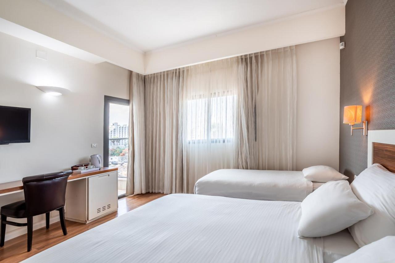 Emily'S Hotel Тиберия Екстериор снимка