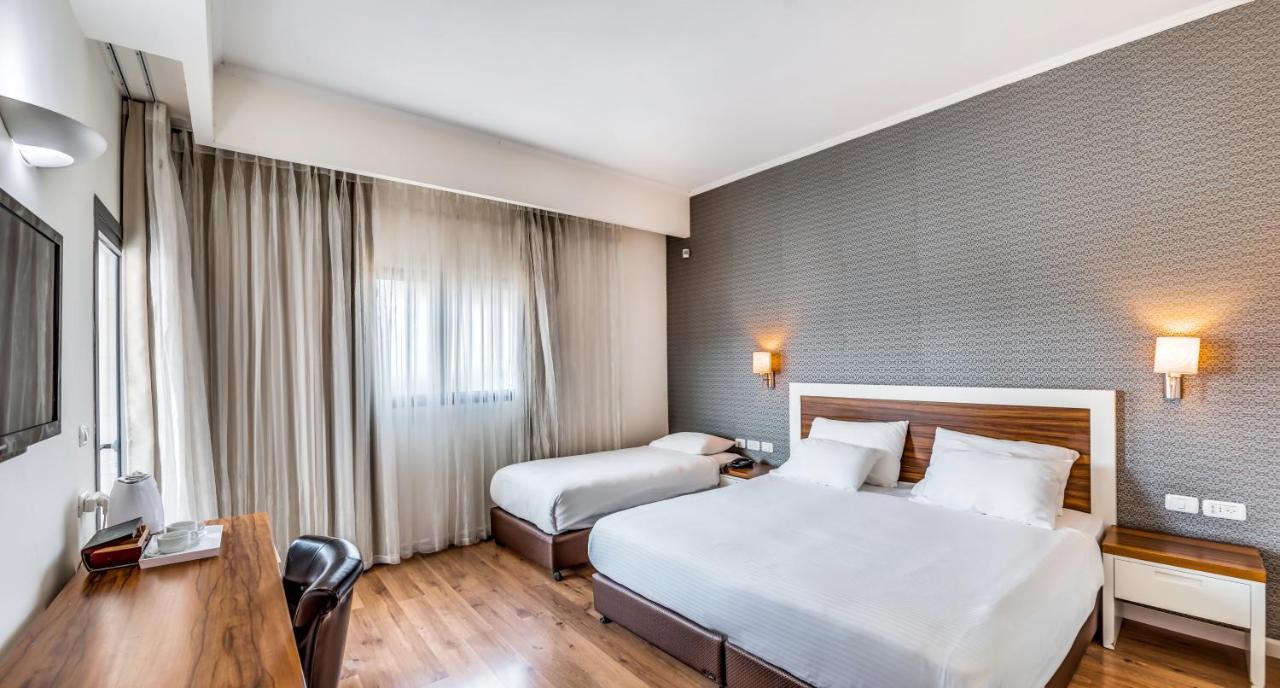 Emily'S Hotel Тиберия Екстериор снимка
