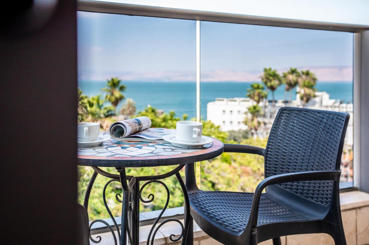 Emily'S Hotel Тиберия Екстериор снимка