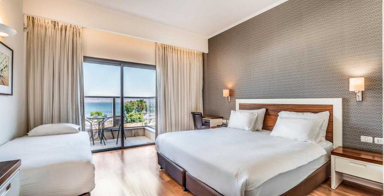 Emily'S Hotel Тиберия Екстериор снимка