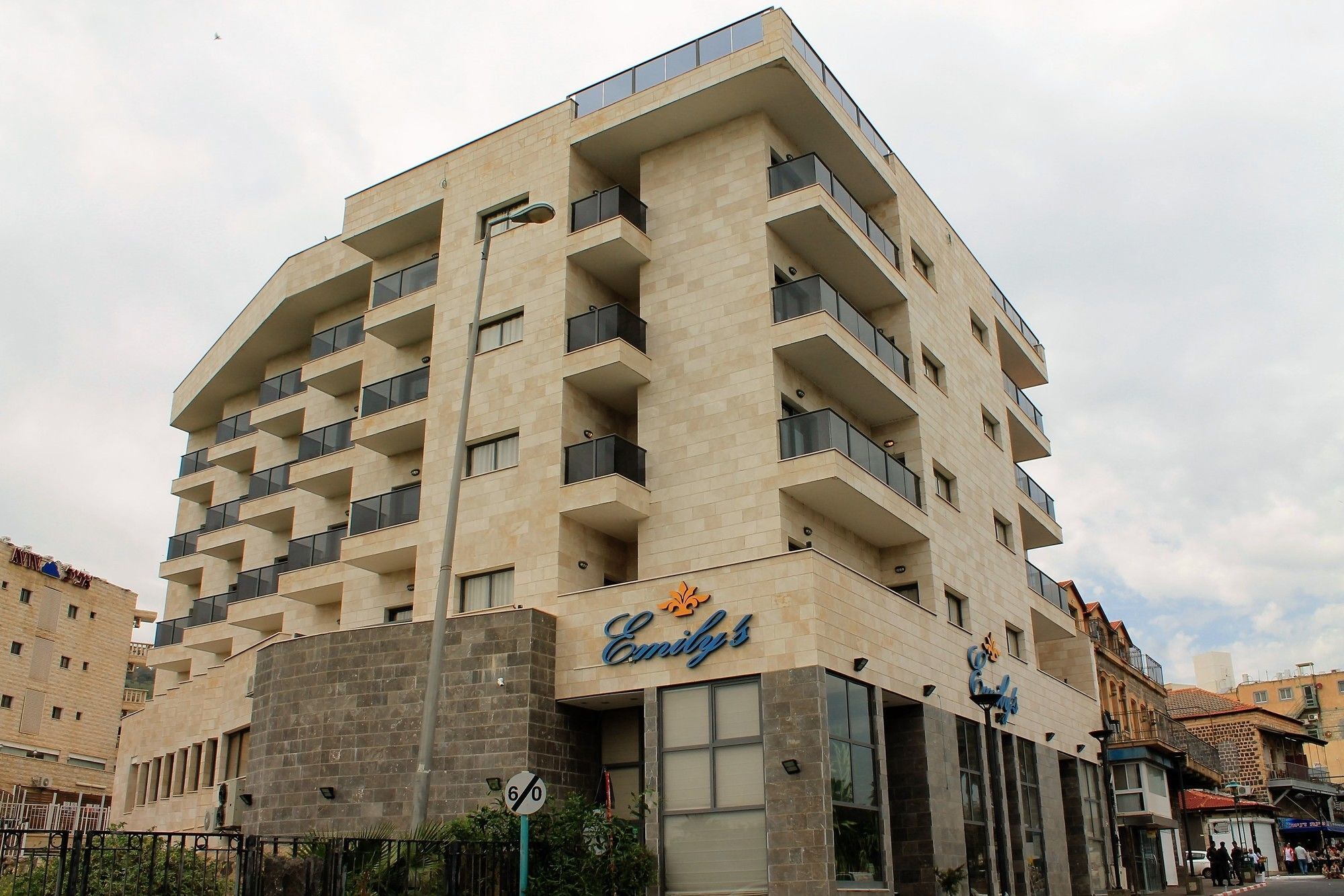 Emily'S Hotel Тиберия Екстериор снимка